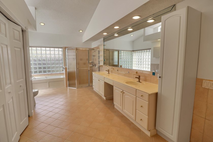 Welcome to this exceptional single-story residence in Westport - photo 25