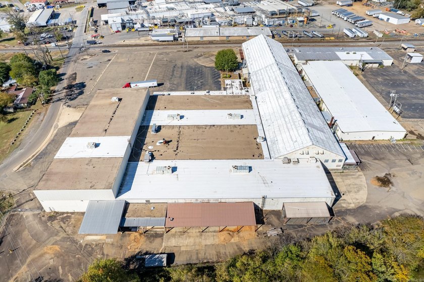 Conveniently located in De Queen AR, the sky's the limit with - photo 10