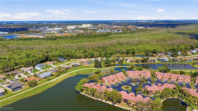 Enjoy breathtaking western sunset views over the lake and golf - photo 35