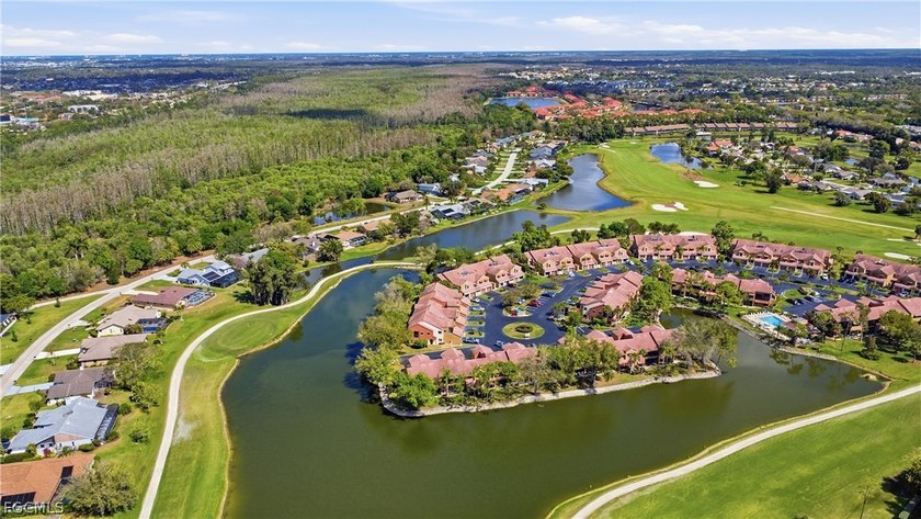 Enjoy breathtaking western sunset views over the lake and golf - photo 36