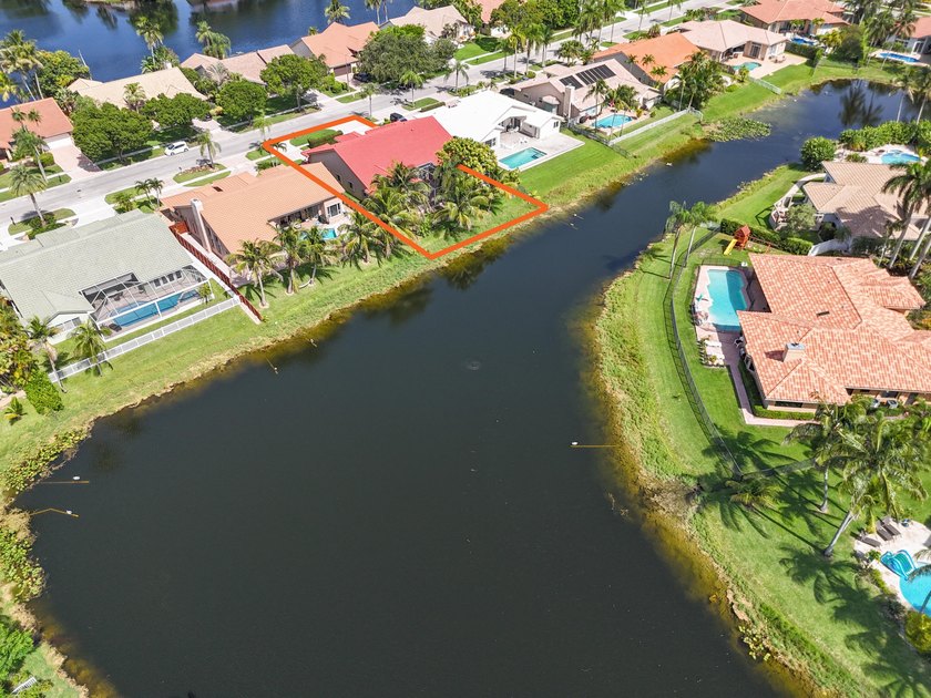 Welcome to this exceptional single-story residence in Westport - photo 38