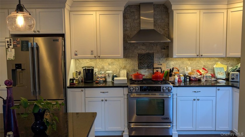 Welcome to this good looking 5 bedroom, 3 level colonial which - photo 4