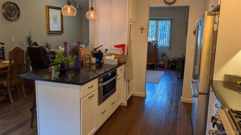 Welcome to this good looking 5 bedroom, 3 level colonial which - photo 9