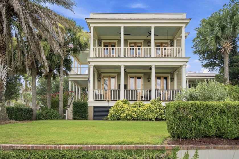 Welcome to this beautifully crafted 5-bedroom, 5.5-bath - photo 10