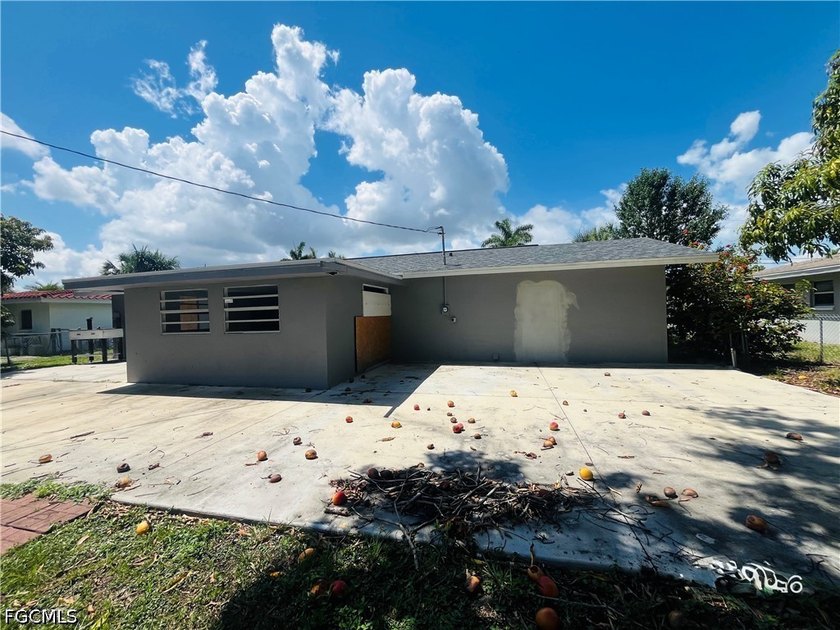 Property requires a full renovation. Damage includes missing - photo 4