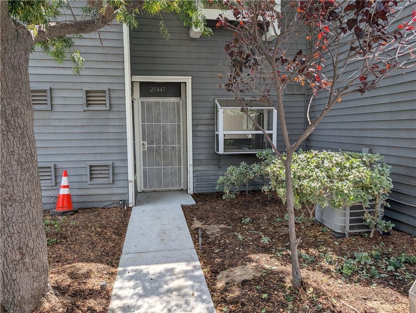 Beautiful Loft-Style Condo in the Desirable Pine Creek Community - photo 4