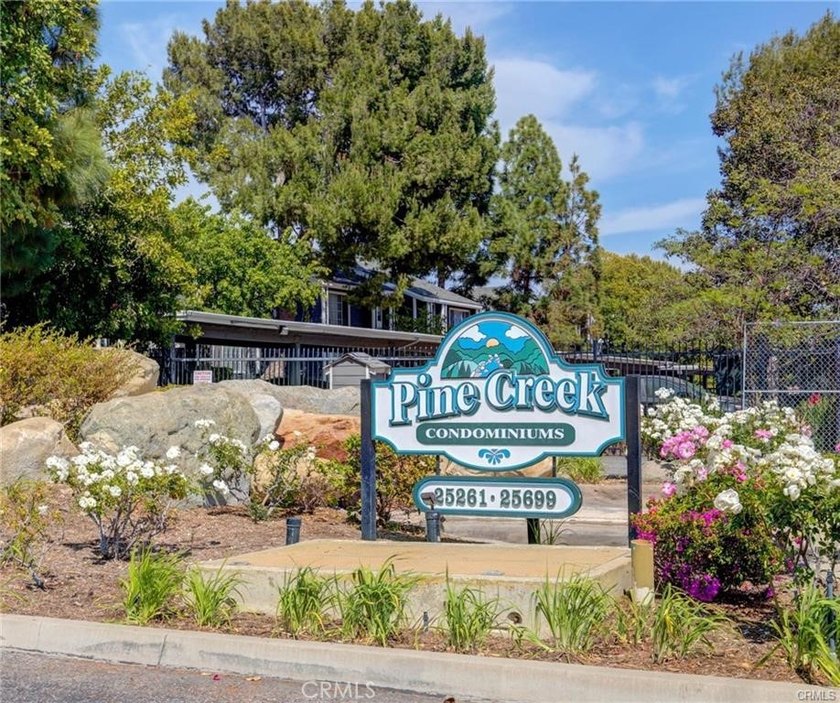 Beautiful Loft-Style Condo in the Desirable Pine Creek Community - photo 8