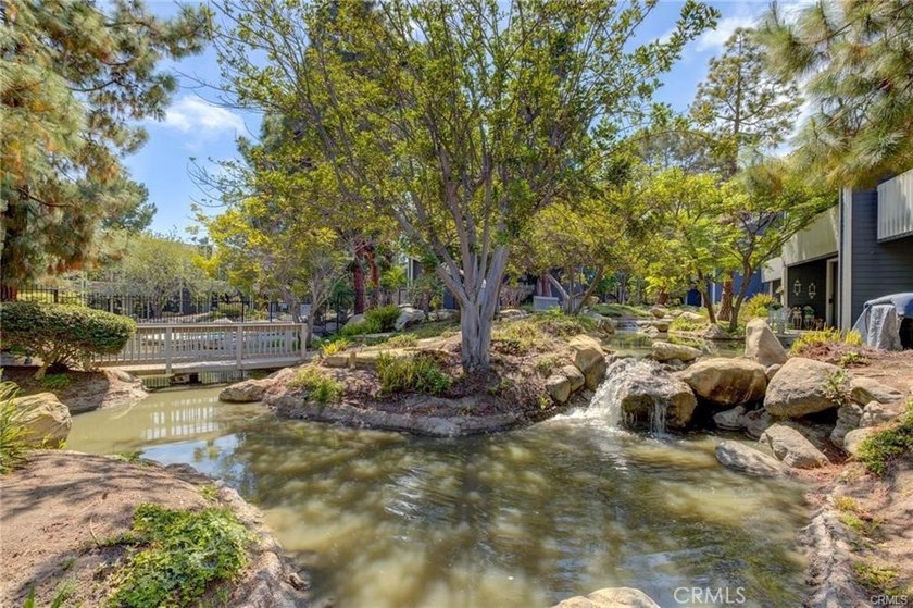 Beautiful Loft-Style Condo in the Desirable Pine Creek Community - photo 9