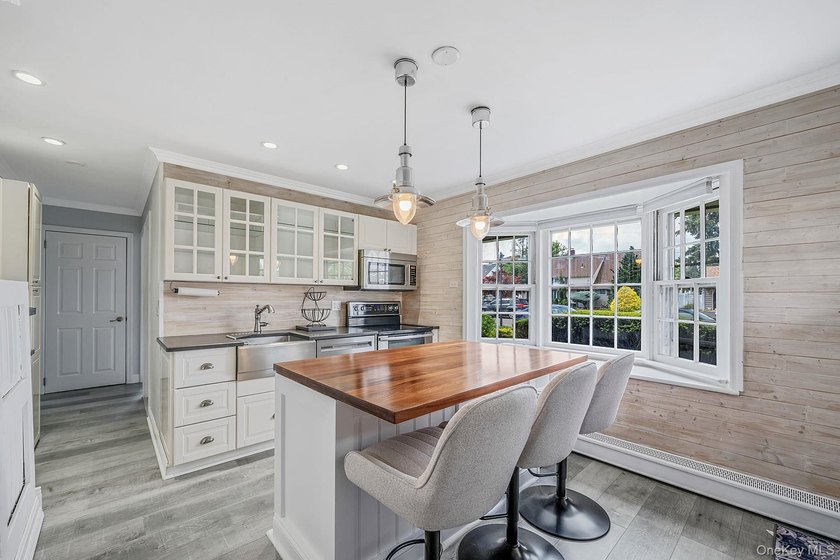 This is the one you've been waiting for! Welcome to 90 Twin Lane - photo 3
