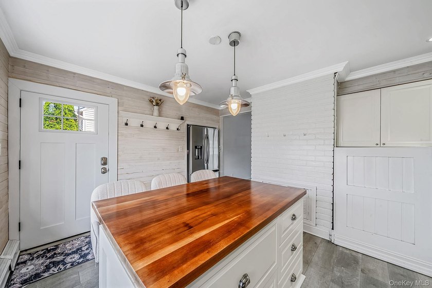 This is the one you've been waiting for! Welcome to 90 Twin Lane - photo 4