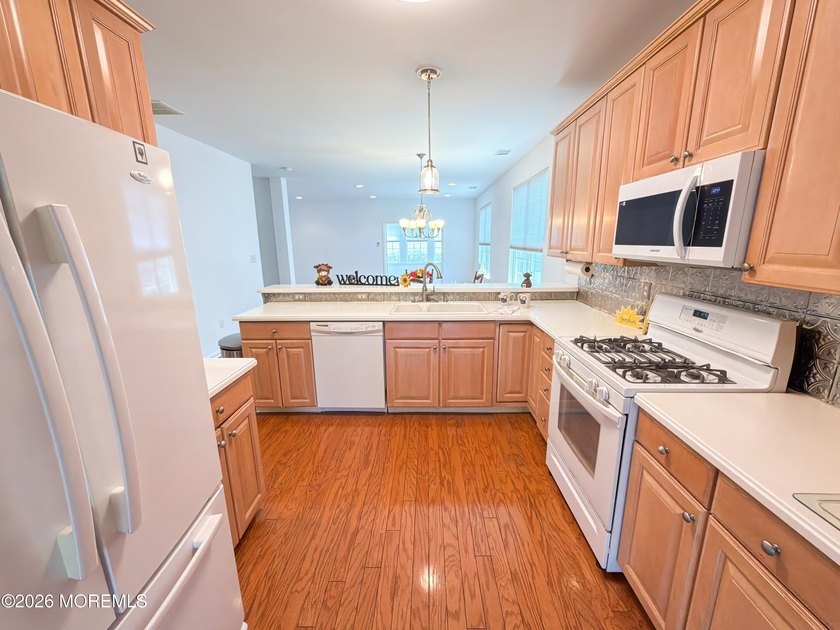 Welcome to this beautifully maintained EXPANDED Wentworth model! - photo 11