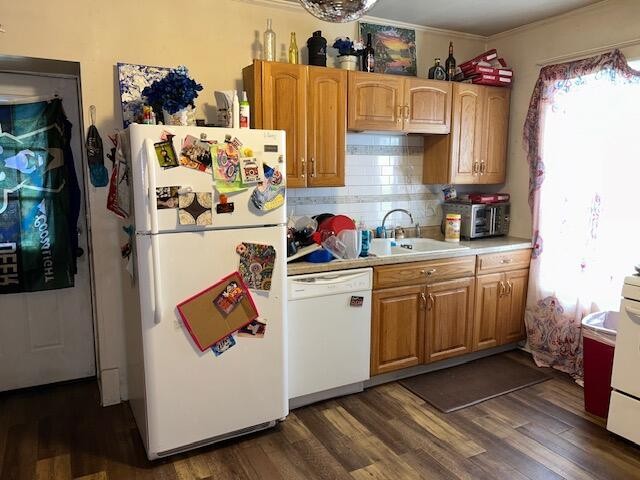 Cozy duplex with amazing hardwood floors and that ''old school - photo 14