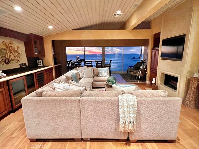 Turn-Key! Spectacular Ocean Front home overlooking Crescent Bay - photo 17