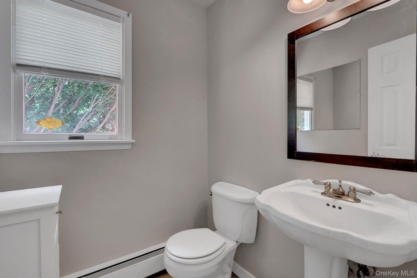 Ready for room to spread out? This generously proportioned - photo 18