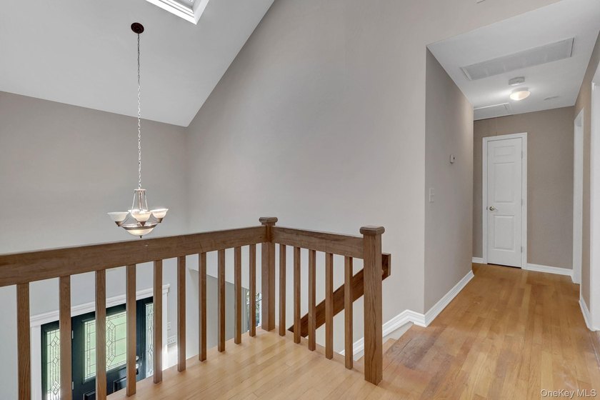 Ready for room to spread out? This generously proportioned - photo 20