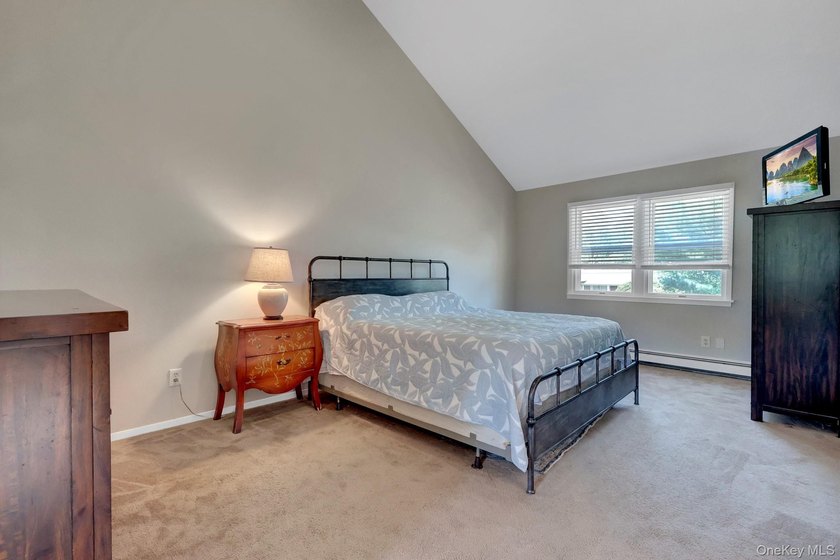 Ready for room to spread out? This generously proportioned - photo 21