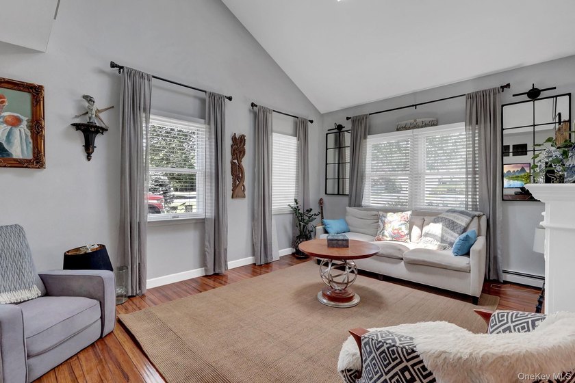 Ready for room to spread out? This generously proportioned - photo 32