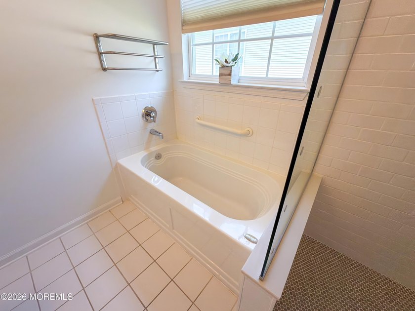 Welcome to this beautifully maintained EXPANDED Wentworth model! - photo 32