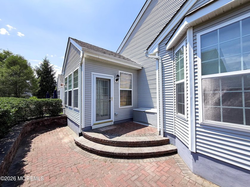 Welcome to this beautifully maintained EXPANDED Wentworth model! - photo 42