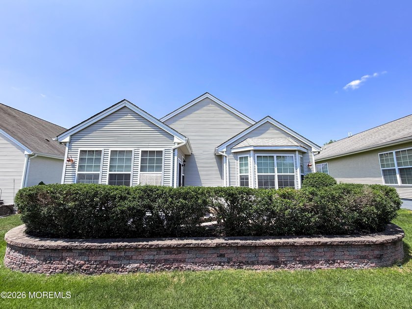 Welcome to this beautifully maintained EXPANDED Wentworth model! - photo 44