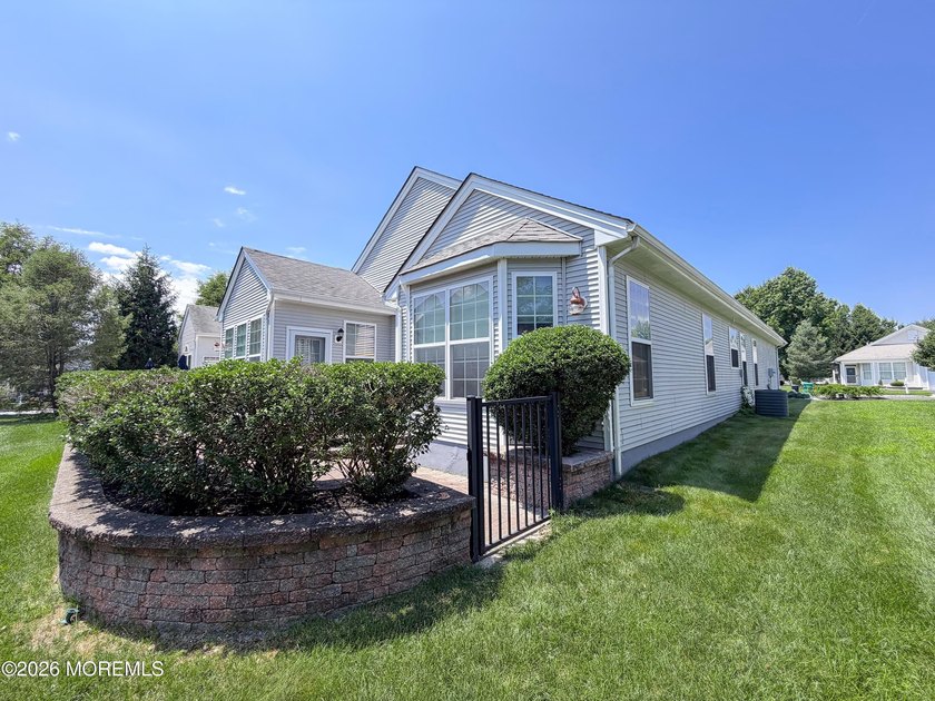 Welcome to this beautifully maintained EXPANDED Wentworth model! - photo 45