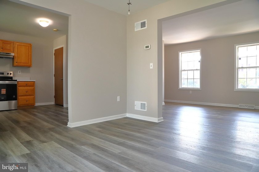 Totally renovated townhome like brand new! You' ll appreciate - photo 11