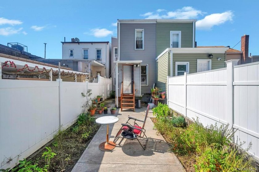 Welcome to your next East New York gem! This fully attached home - photo 7