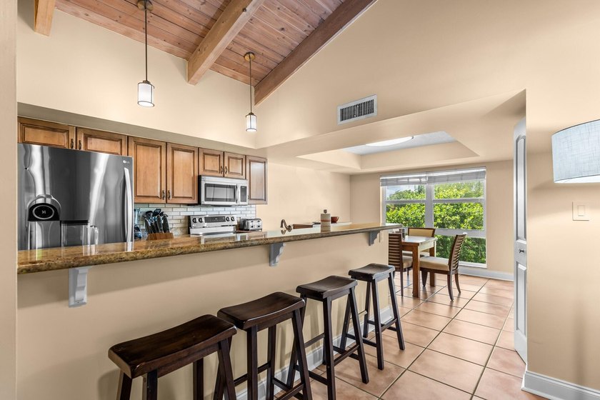 PRIVACY GALORE! For buyers who crave true seclusion and one - photo 5