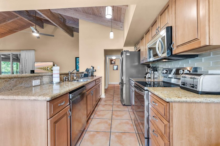 PRIVACY GALORE! For buyers who crave true seclusion and one - photo 6