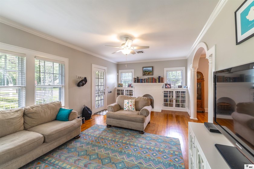 Welcome to 501 Auburn, a beautifully maintained 4-bedroom - photo 4