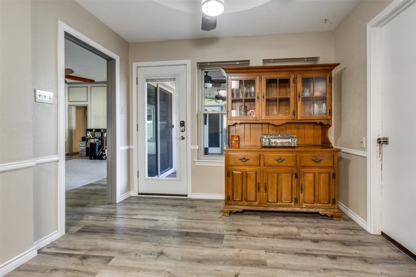 Located minutes from Sherrill Park Golf Course, this remodeled - photo 13