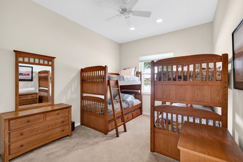 Welcome to this charming 3-bedroom, 2.5-bathroom single-story - photo 13