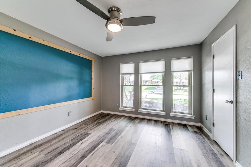 Located minutes from Sherrill Park Golf Course, this remodeled - photo 21