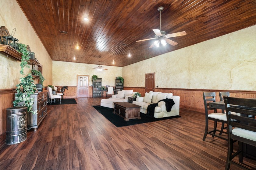 Luxury Country Estate on 26.78+/- Acres with Water Rights - photo 21