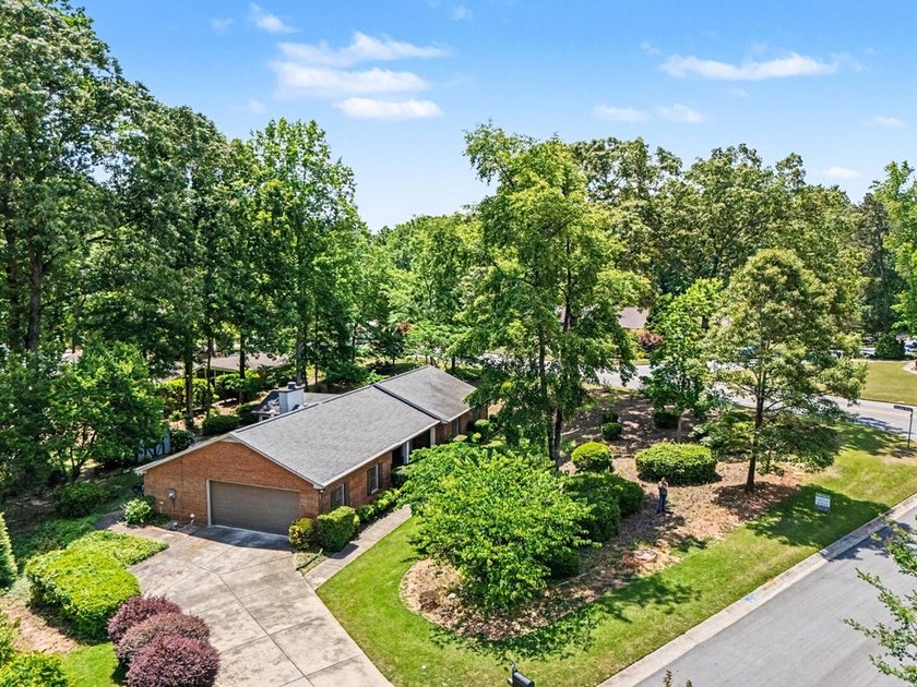 A great opportunity to own a home in the desirable community of - photo 24