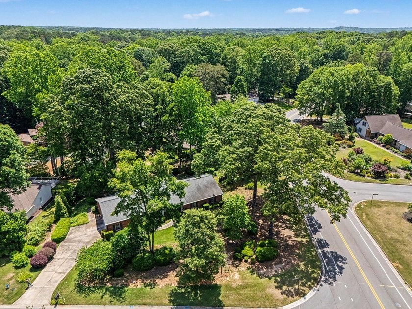 A great opportunity to own a home in the desirable community of - photo 28
