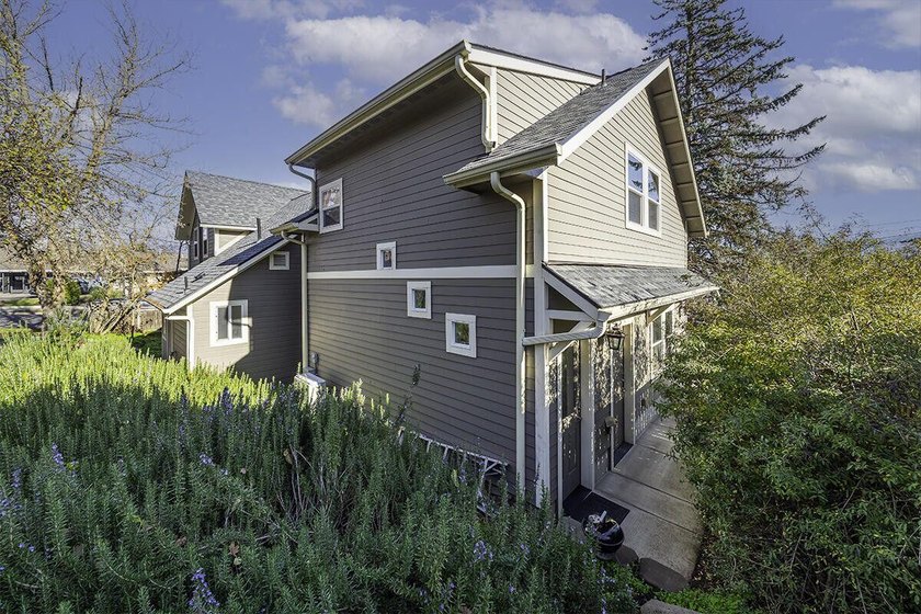 Rare opportunity to own 2 residences plus a studio on one tax - photo 44