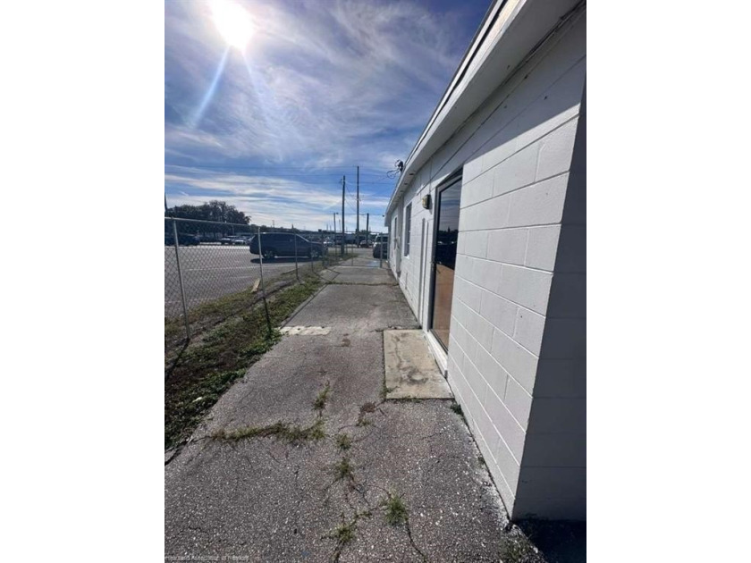Prime opportunity in downtown Sebring! This versatile - photo 6