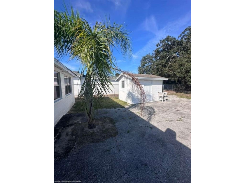 Prime opportunity in downtown Sebring! This versatile - photo 9