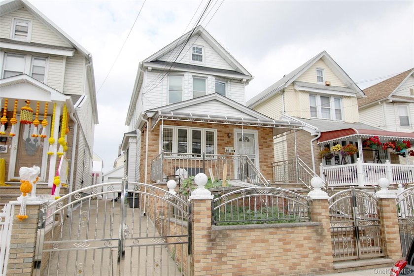 Detached 2 Family house located in the convenient area, within - photo 10