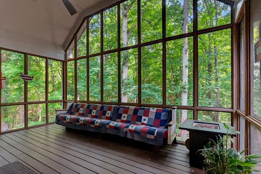PLEASE FIND VIDEO TOUR LINK Custom-built Southern Living-style - photo 13