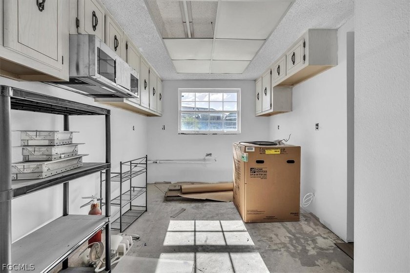 Don't miss this affordable 2-bedroom, 2-bath end-unit - photo 14