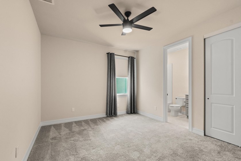 Move-in ready! Discover this beautifully upgraded 4-bedroom - photo 14