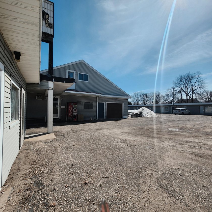 Huge opportunity to acquire a high-visibility commercial - photo 14