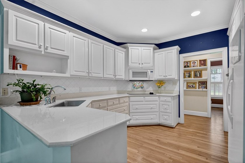 PLEASE FIND VIDEO TOUR LINK Custom-built Southern Living-style - photo 15