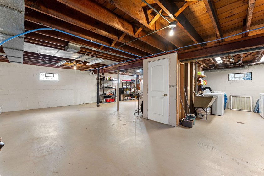 Charming brick ranch in the heart of Hobart! Updated kitchen - photo 16