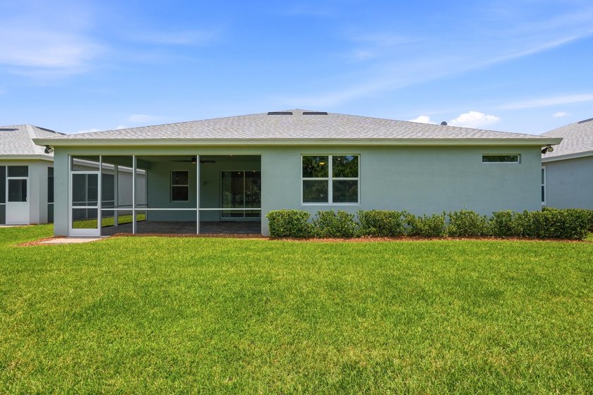 Move-in ready! Discover this beautifully upgraded 4-bedroom - photo 19