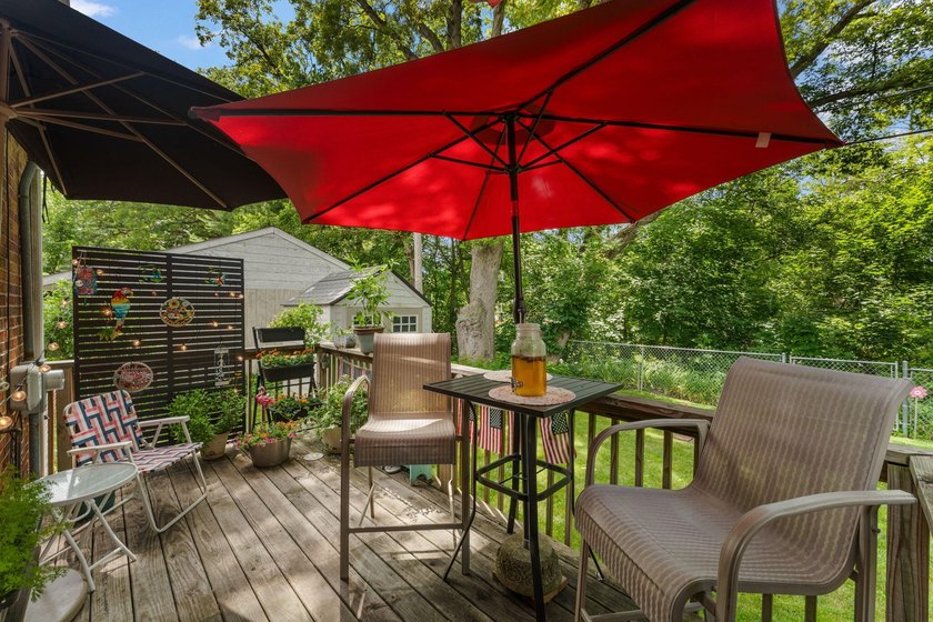 Charming brick ranch in the heart of Hobart! Updated kitchen - photo 20