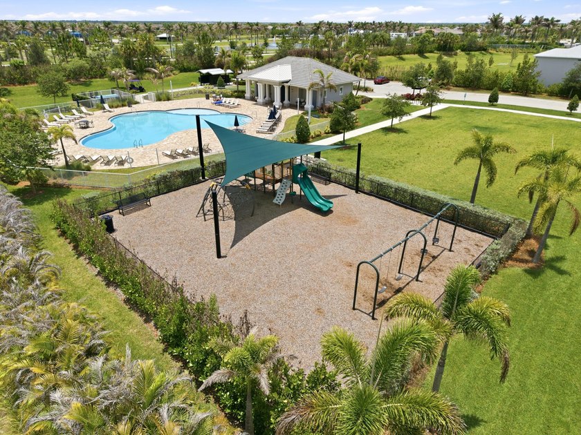Move-in ready! Discover this beautifully upgraded 4-bedroom - photo 23