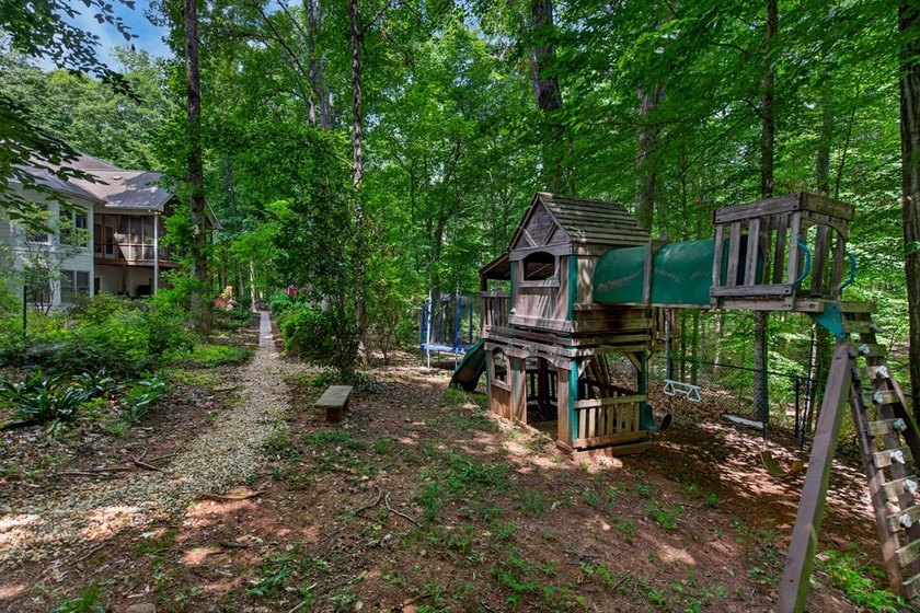 PLEASE FIND VIDEO TOUR LINK Custom-built Southern Living-style - photo 41